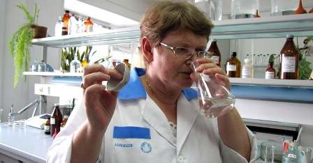 Хлоркой питьевая вода в Харцызске не пахнет - пардокс
