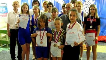 Соревнования по тяжелой атлетике в Зугрэсе