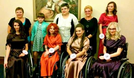 Харцызские девушки из ИСКРЫ на конкурсе красоты в Донецке
