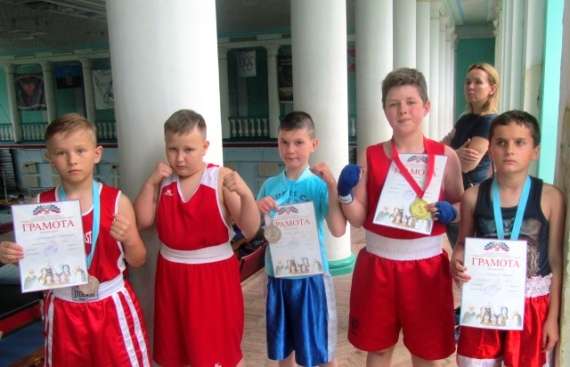 Юные боксёры из Харцызска
