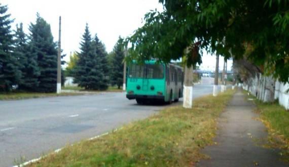 Харцызский троллейбус на улице Филатова