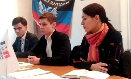 Представители молодёжного парламента встретились с молодёжью Харцызска
