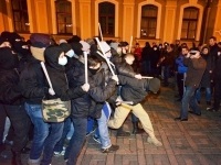 Столкновение в Киеве 29 апреля между ПС и самообороной майдана