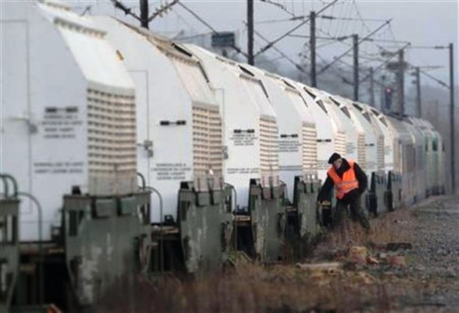 Поезд с ядерными отходами на границе с Украиной ждет своего часа.