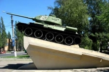 Легендарный Т-34, в память о воинах-танкистах, сражавшихся и погибших за освобождение ДОНБАССА