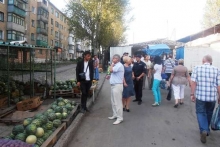Незаконная торговля арбузами в Харцызске