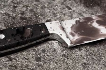 В Зугрэсе мужчина зарезал ножом своего собутыльника