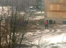 В Харцызске с крыши упала школьница