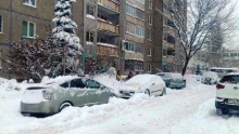 Снежные заносы во дворах Харцызска