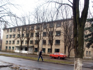Здание бывшей детской поликлинике в Харцызске